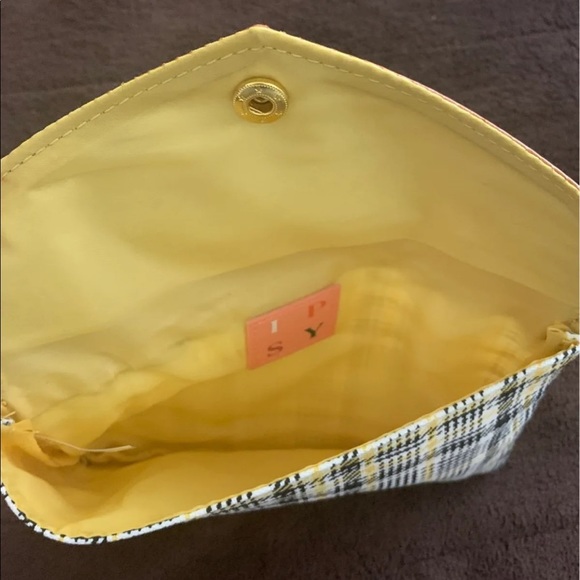 Makeup Pouch - Picture 5 of 5